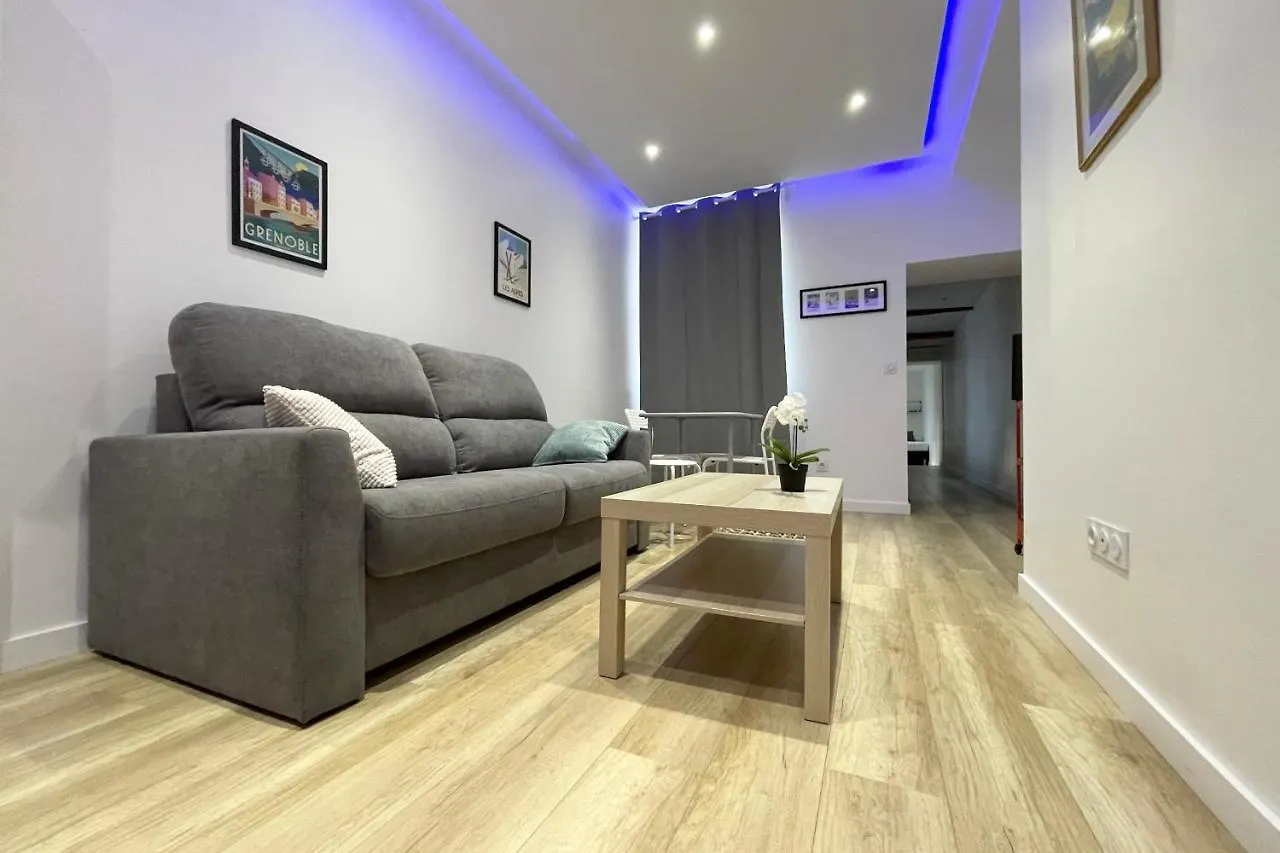 Apartament #Cf In White&Gray Center Grenoble